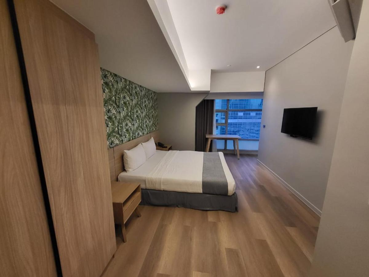 Infinity Tower Suites Makati City Eksteriør bilde