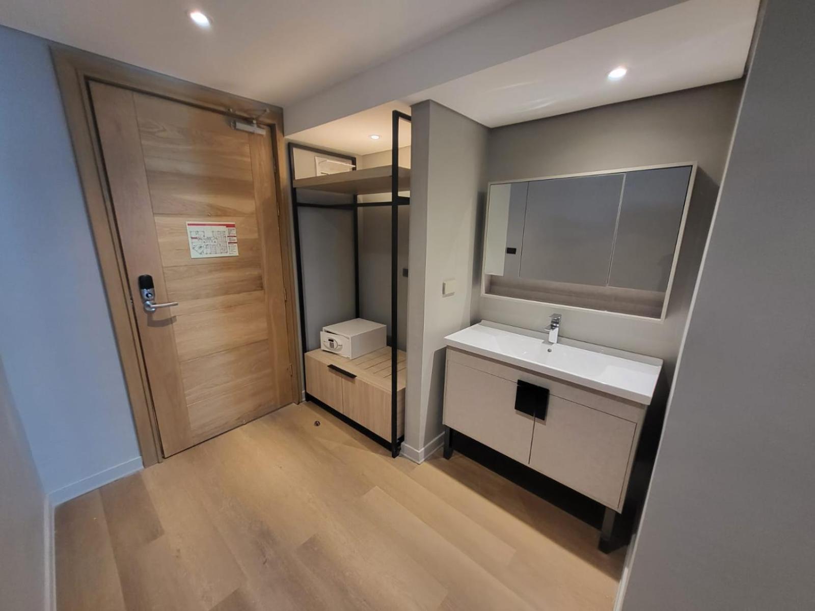 Infinity Tower Suites Makati City Eksteriør bilde