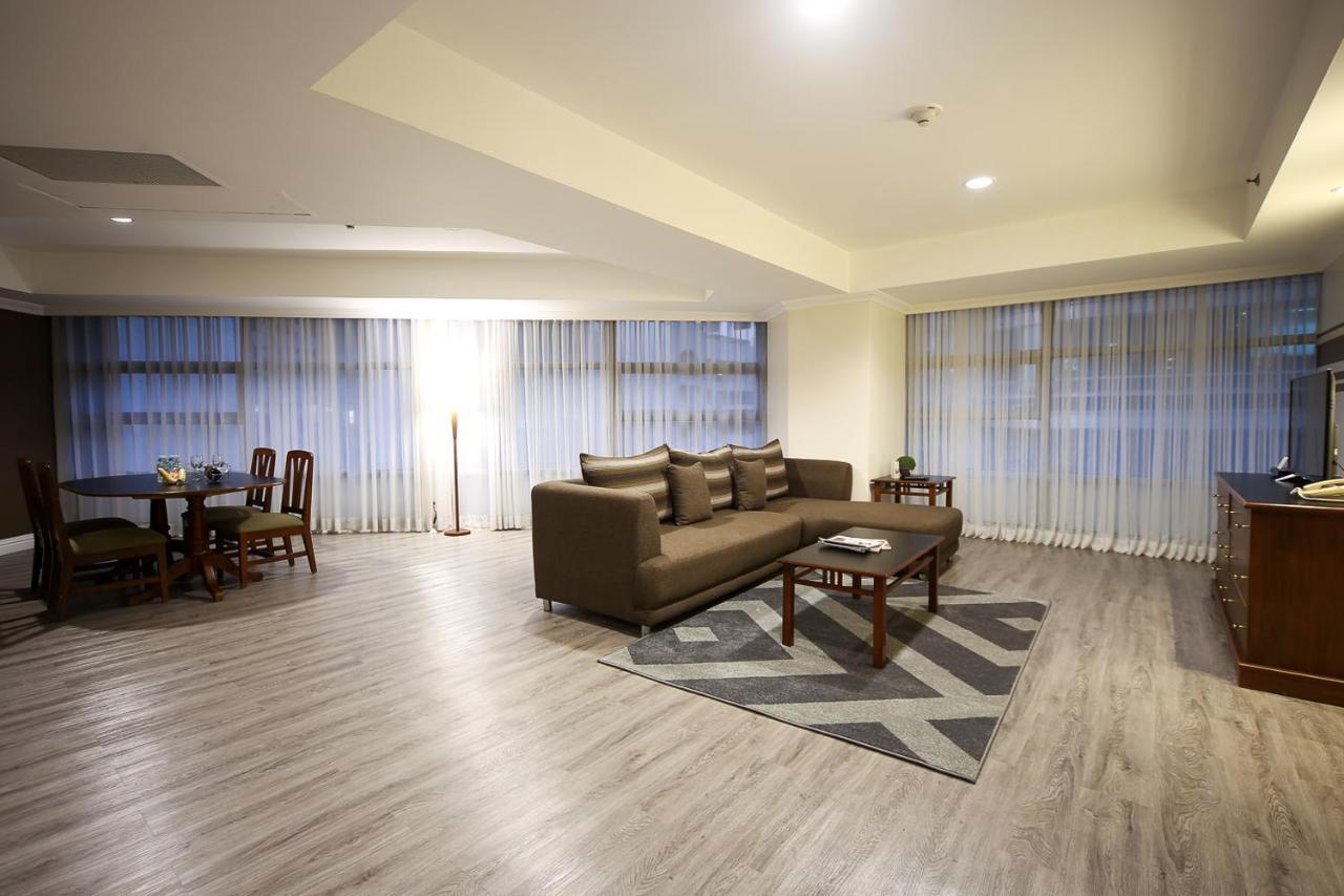 Infinity Tower Suites Makati City Eksteriør bilde