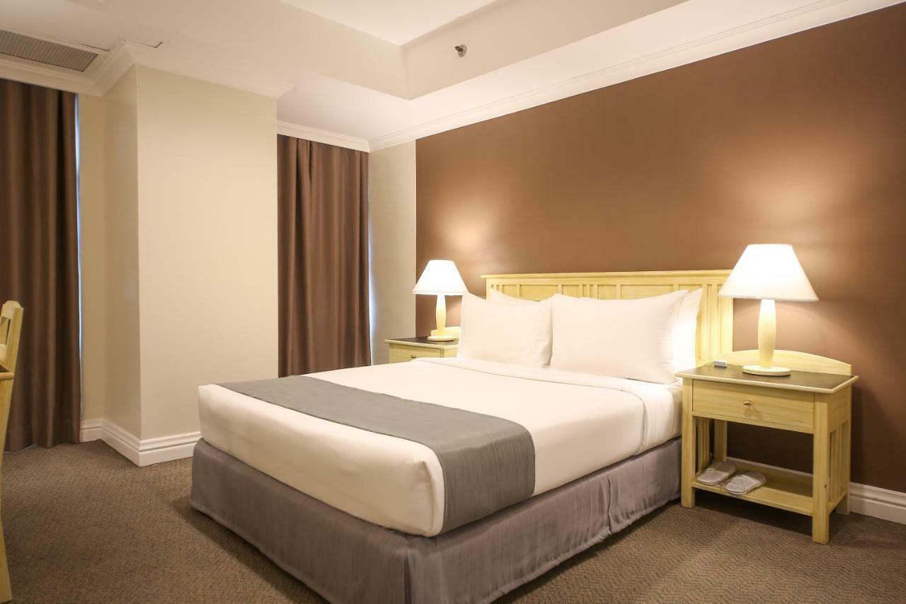 Infinity Tower Suites Makati City Eksteriør bilde