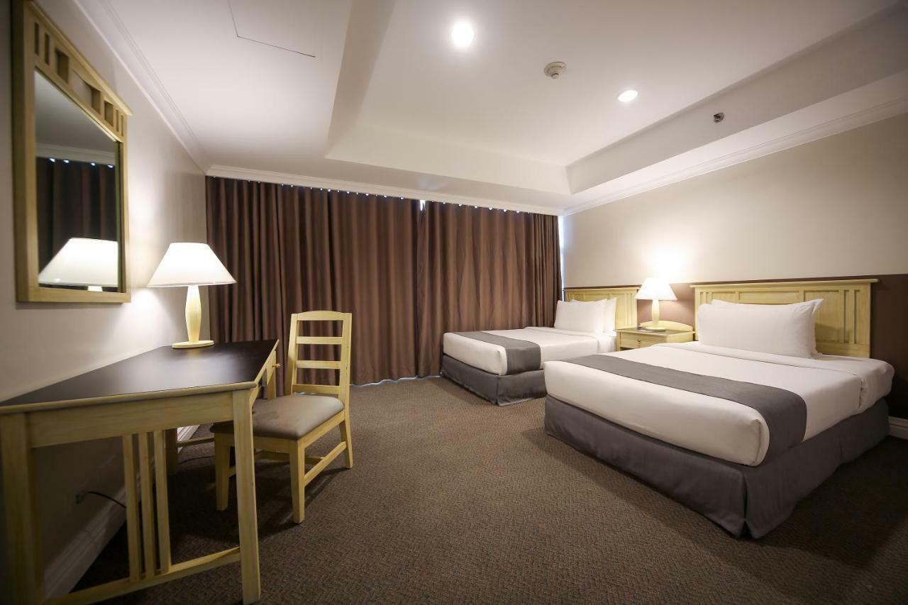 Infinity Tower Suites Makati City Eksteriør bilde